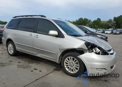 2010 Toyota Sienna Xle z USA, uszkodzony, nr VIN 5TDDK4CC1AS031488